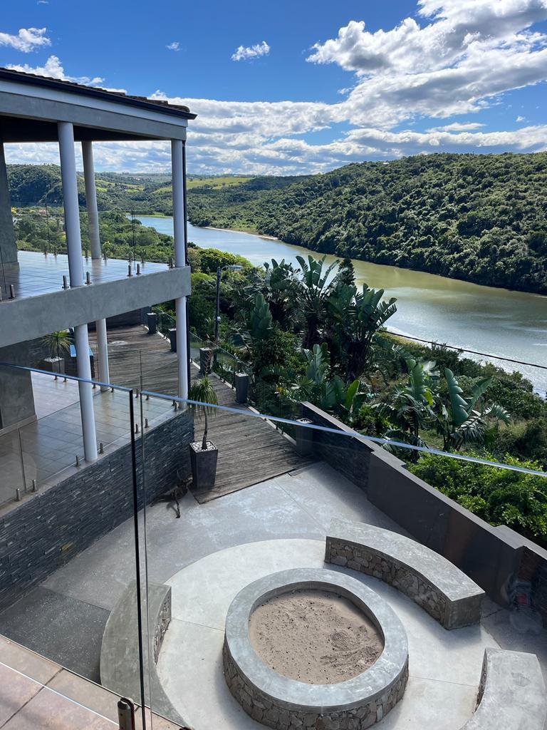 6 Bedroom Property for Sale in Gonubie North Eastern Cape